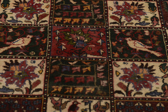 Handwoven Bakhtiar Oriental rug by Orientmattor, 284 x 212 cm, featuring intricate classic carpet patterns.