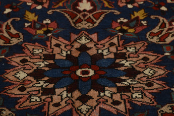 Handwoven Bakhtiar Oriental rug by Orientmattor, 290x224 cm, featuring intricate classic carpet patterns.