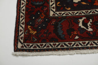 Handwoven Bakhtiar Oriental rug by Orientmattor, 306x209 cm, featuring classic intricate patterns and rich colors.