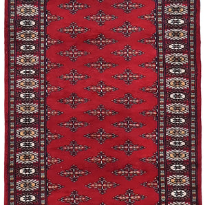 Handknuten Matta Bokhara Oriental, classic carpet from Orientmattor, 122 x 77 cm, detailed woven pattern and rich earthy tones.
