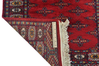 Orientmattor handknuten Bokhara Oriental carpet, 122x77 cm, with intricate traditional patterns and rich colors.