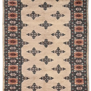 Orientmattor handknuten Bokhara Oriental rug, classic carpet in 137x75 cm, detailed geometric pattern on woven textile.