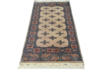 Orientmattor Handknuten Matta Bokhara Oriental, classic rug in 137x75 cm with intricate traditional patterns.