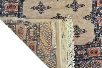 Orientmattor handknuten Bokhara Oriental carpet, 137x75 cm, showcasing intricate traditional patterns and rich textures.