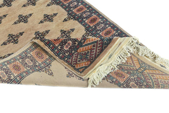 Handknuten Bokhara Oriental rug from Orientmattor, 137x75 cm, featuring intricate traditional patterns and rich colors.