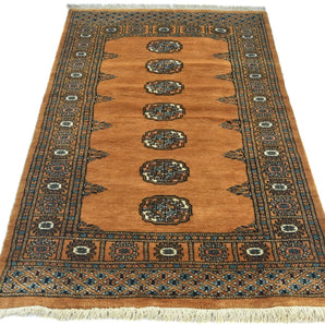 Orientmattor handknuten Bokhara Oriental carpet, 147x92 cm with intricate traditional patterns and rich colors.