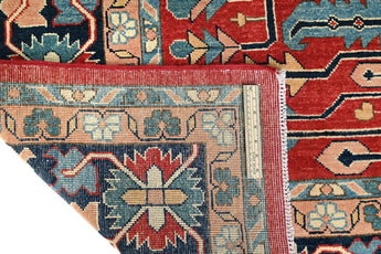 Handknuten oriental matta by Orientmattor, classic woven carpet in 363x272 cm with intricate traditional patterns.
