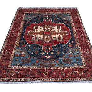Handknuten Heriz Oriental rug, classic carpet from Orientmattor, size 193x149 cm, detailed woven design, traditional craftsmanship.