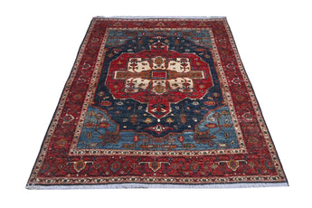 Handknuten Heriz Oriental rug, classic carpet from Orientmattor, size 193x149 cm, detailed woven design, traditional craftsmanship.