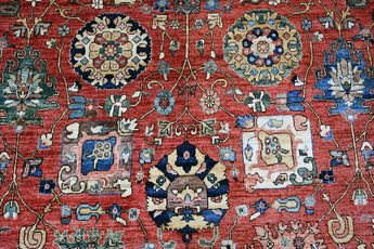Handknuten Heriz Oriental carpet, classic 360x275 cm, with intricate patterns and rich colors, by Orientmattor.