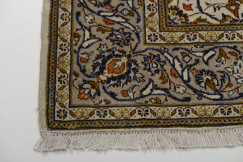 Handknuten Kashan Oriental rug by Orientmattor, classic carpet in 211x142 cm with intricate patterns and rich colors.