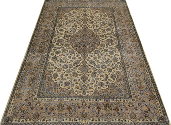 Handknuten Kashan Oriental rug by Orientmattor, 220 x 142 cm, featuring intricate classic carpet design in warm tones.