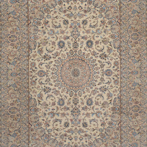 Handknuten Kashan Oriental rug by Orientmattor, classic carpet with intricate patterns, measuring 330 x 235 cm.