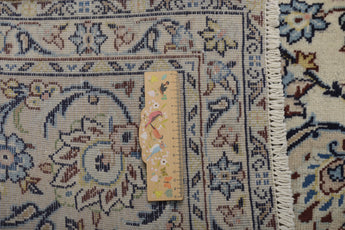 Handknuten Kashan Oriental rug by Orientmattor, 330 x 235 cm, featuring intricate classic carpet design.