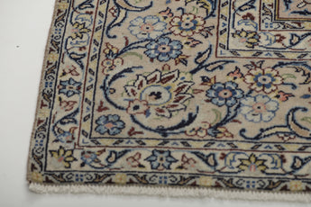 Handwoven Kashan Oriental rug in classic design, 330x235 cm, by Orientmattor, showcasing intricate patterns and rich colors.