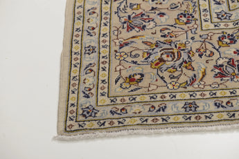 Handknuten Kashan Oriental rug, classic carpet by Orientmattor, 346x255 cm, detailed intricate pattern on soft woven fabric.