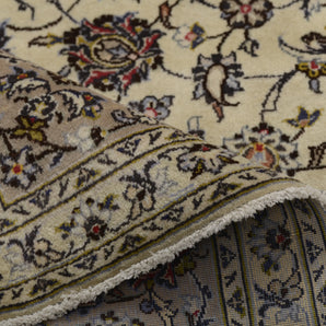 Handknuten Kashan Oriental rug by Orientmattor, classic carpet with intricate patterns, measuring 348 x 243 cm.