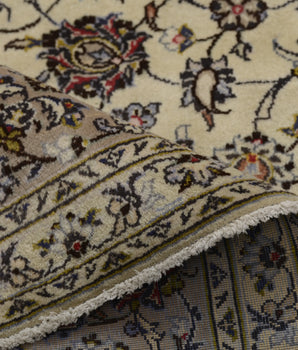 Handknuten Kashan Oriental rug by Orientmattor, classic carpet with intricate patterns, measuring 348 x 243 cm.