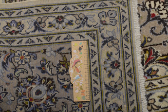 Handknuten Kashan Oriental rug by Orientmattor, classic 348x243 cm, detailed woven design in warm tones.