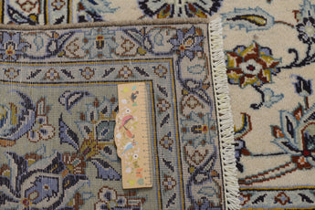 Handknuten Kashan Oriental rug by Orientmattor, 388 x 282 cm, featuring intricate classic carpet design.