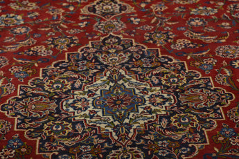 Handknuten Kashan Oriental carpet from Orientmattor, 392x288 cm, showcasing intricate patterns and rich traditional design.