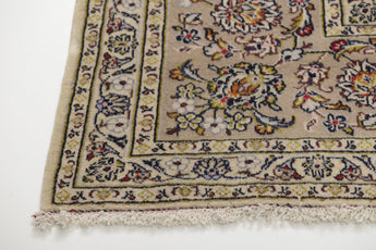 Handknuten Kashan Oriental rug by Orientmattor, 405 x 295 cm, showcasing intricate traditional patterns on a classic carpet.