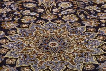 Handwoven Kashan Oriental rug in classic style, 417x293 cm, from Orientmattor, features intricate patterns and rich colors.