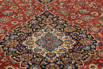 Handknuten Kashan Oriental rug from Orientmattor, 468x290 cm, featuring intricate classic patterns and rich textile detailing.