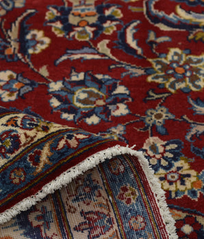 Handwoven Nadjafabad Oriental rug by Orientmattor, 413x303 cm, featuring intricate classic carpet design and rich colors.