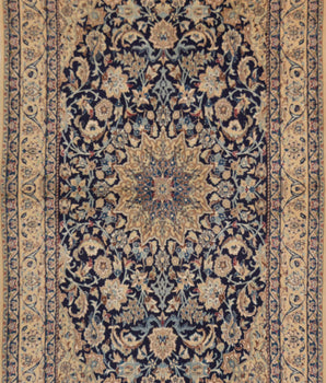 Handknuten Nain Oriental rug by Orientmattor, classic carpet with intricate patterns, measuring 211 x 127 cm.