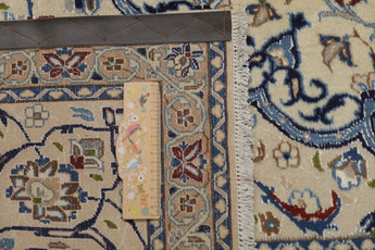 Handknuten Nain Oriental rug by Orientmattor, classic carpet in 310x202 cm with intricate traditional patterns.