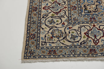 Handknuten Nain Oriental classic carpet by Orientmattor, 310x202 cm, detailed traditional design with intricate patterns.