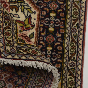 Handknuten Sanneh Oriental rug by Orientmattor, 323x63 cm, with intricate classic design and vibrant colors.