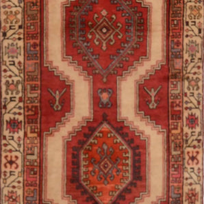 Handknuten Sarab Oriental carpet in classic style, 373x93 cm, from Orientmattor, showcasing intricate patterns and rich colors.