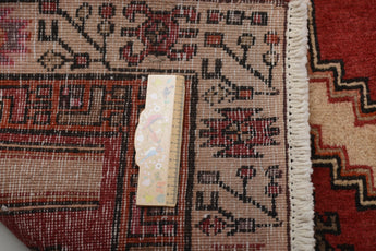 Handknuten Sarab Oriental rug, classic carpet from Orientmattor, 373 x 93 cm, detailed geometric pattern and rich colors.