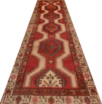 Orientmattor Handknuten Sarab Oriental carpet, 373 x 93 cm, classic design with intricate patterns and rich colors.