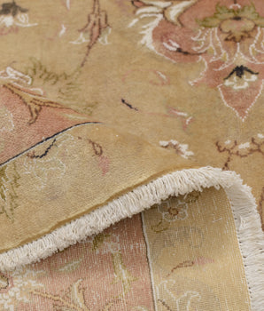 Orientmattor handknuten Tabriz Oriental rug, classic carpet with intricate patterns, 338 x 240 cm, detailed craftsmanship visible