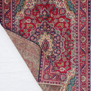 Handknuten Tabriz Persian rug by Orientmattor, classic 190x140 cm with intricate traditional patterns.