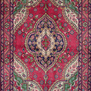 Handknuten Tabriz Persian carpet in classic design, 193x138 cm, by Orientmattor, featuring intricate patterns and rich colors.