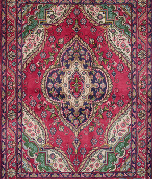 Handknuten Tabriz Persian carpet in classic design, 193x138 cm, by Orientmattor, featuring intricate patterns and rich colors.