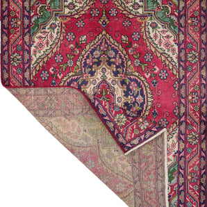 Handwoven Tabriz Persian carpet, classic Orientmattor rug, 193x138 cm with intricate patterns and rich colors.