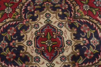 Classic Persian Handknuten Tabriz rug by Orientmattor, 193x138 cm, featuring intricate traditional patterns and rich colors.