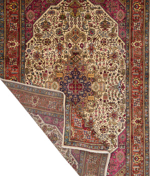 Handknuten Tabriz Persian carpet by Orientmattor, classic 293x192 cm with intricate patterns and rich colors.
