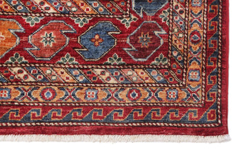 Orientmattor Taimoori classic handmade Oriental rug, 370x267 cm with intricate traditional patterns and rich colors.