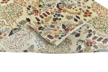 Handwoven Paradise Oriental design carpet by Orientmattor, 189 x 125 cm, with intricate patterns and rich colors.
