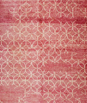 Orientmattor Vinto 53478 design carpet with intricate pattern, showcasing detailed textile craftsmanship in a close-up view.