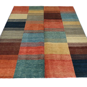 Handknuten Gabbeh Oriental rug from Orientmattor, 195x147 cm, featuring traditional geometric patterns and rich colors.
