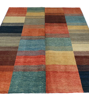 Handknuten Gabbeh Oriental rug from Orientmattor, 195x147 cm, featuring traditional geometric patterns and rich colors.