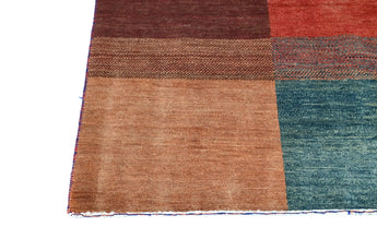 Handknuten Gabbeh Oriental rug by Orientmattor, 237x172 cm with intricate traditional patterns on woven wool surface.