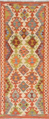 Orientmattor Kelim Chobi rug with intricate geometric patterns in warm earth tones, showcasing traditional handwoven craftsmanship.